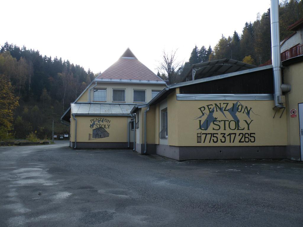 Penzion U Stoly Яхимов Екстериор снимка